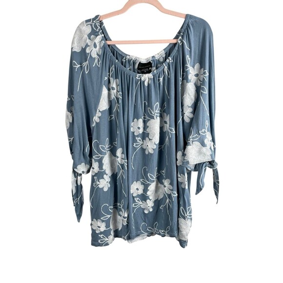 Liv Los Angeles Embroidered Floral Soft Blue Peasant Top Women Size 3X - Picture 2 of 12